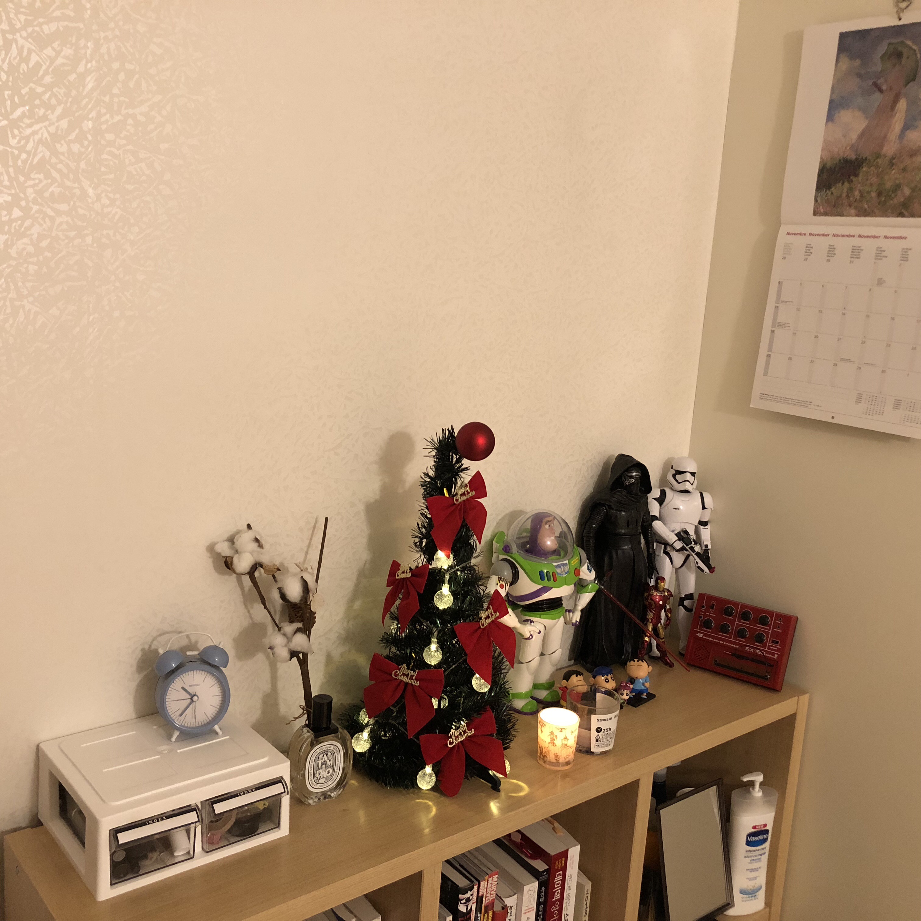 꾸미기 - 대학생의 단촐한 자취방 겨울맞이