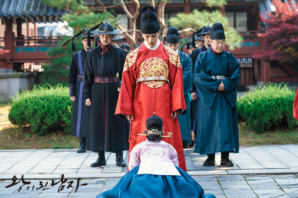 the-crowned-clown-love-of-yeo-jin-goos-husband-and-lee-se-young-broke