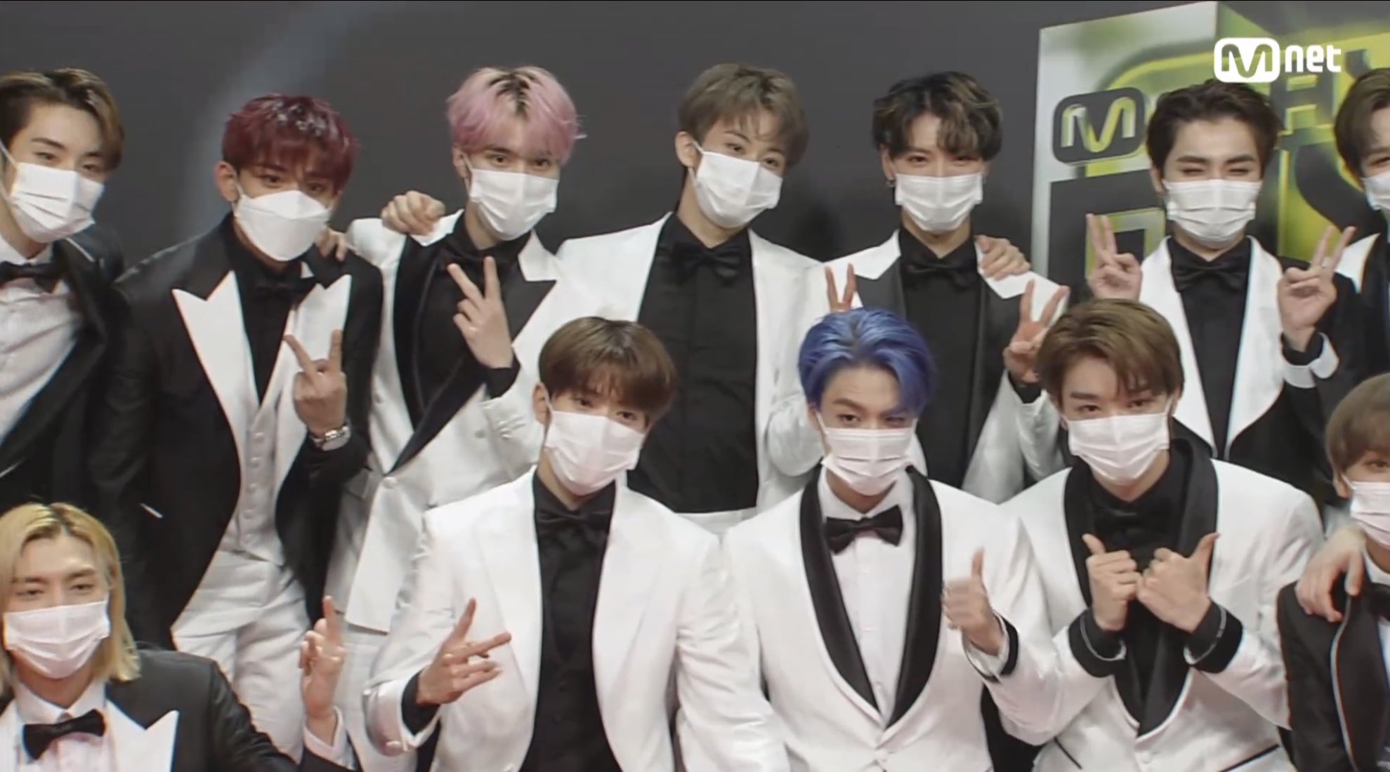 팬토리 - NCT 2020 MAMA 수상 소감 인터뷰 및 기념 사진